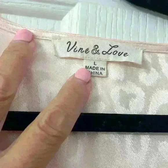 Vine and love cheetah print top - Picture 4 of 5